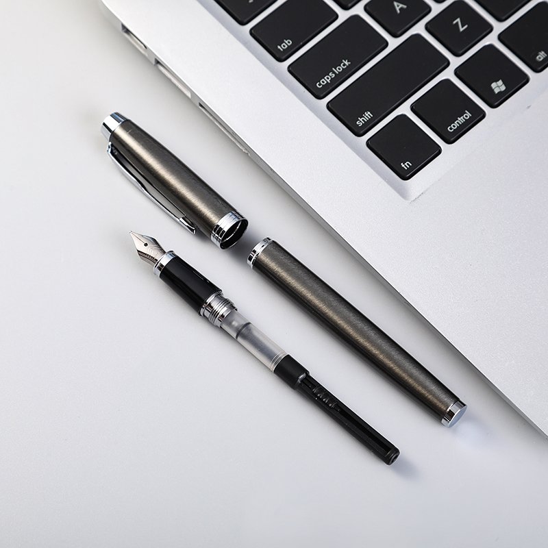 2024 New Luxury Gift Business Signature Matte Black Fountain Pen Professional Custom Parker Brand For Vip