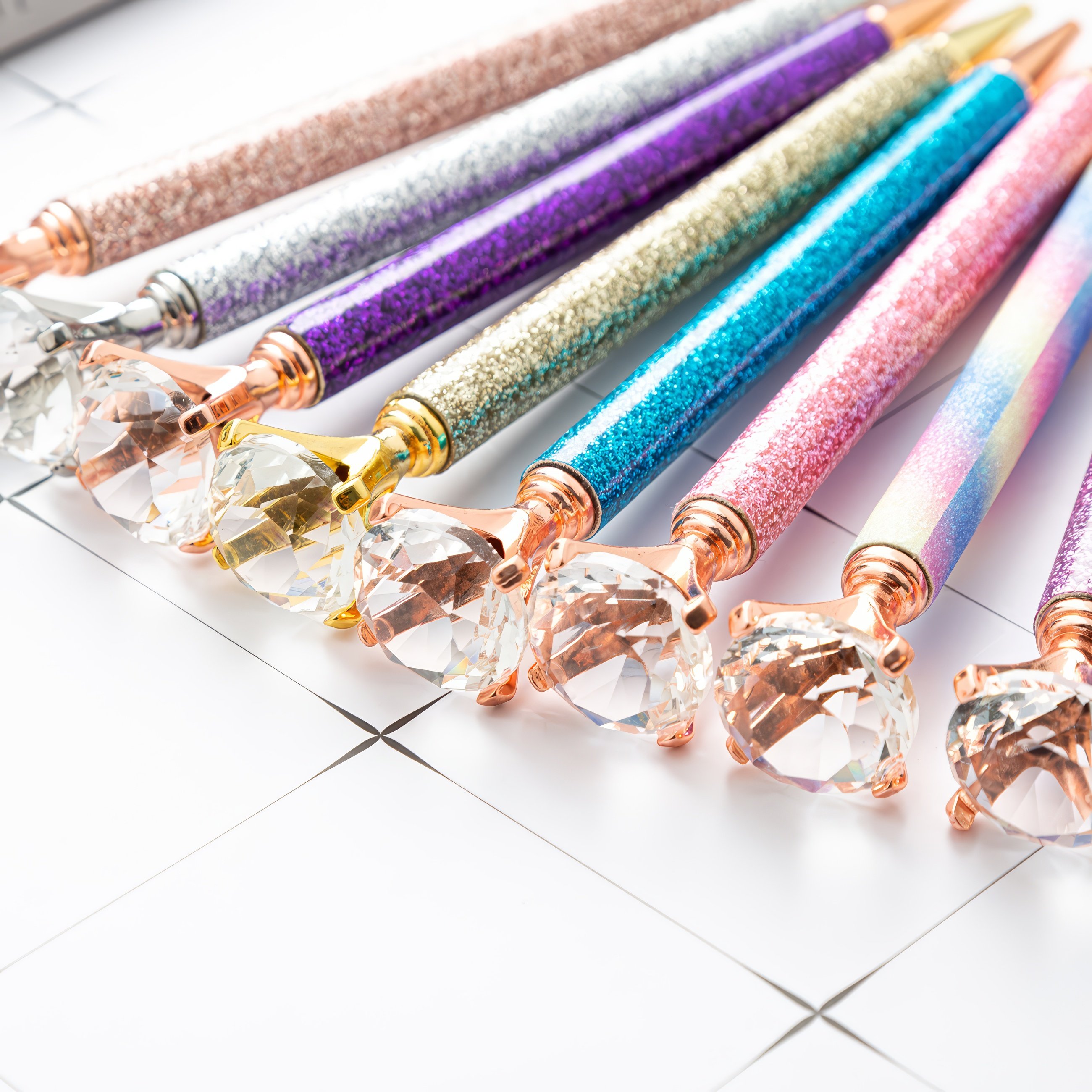 Most Popular Custom Logo Crystal Diamond Metal Ballpoint Pen 1.0mm Writing Width Novel Business Advertising Promotion Logo Pen