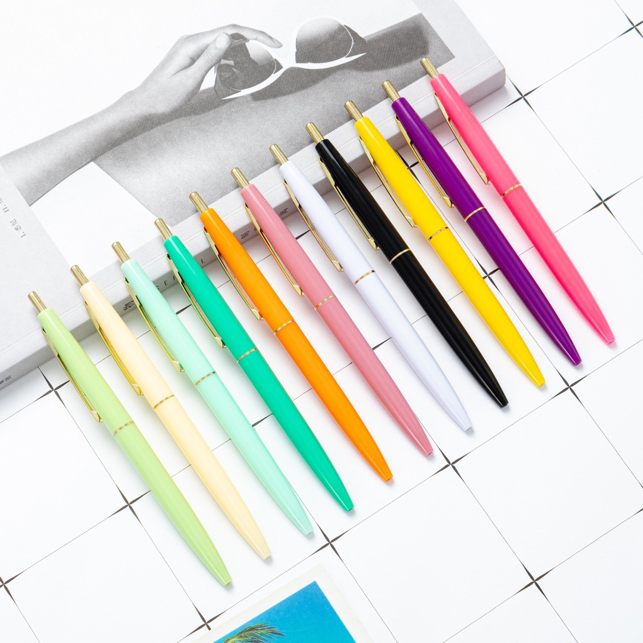 High Quality Plastic Ballpoint Pen Customized Logo Available Advertising Ballpoint Pen World Share