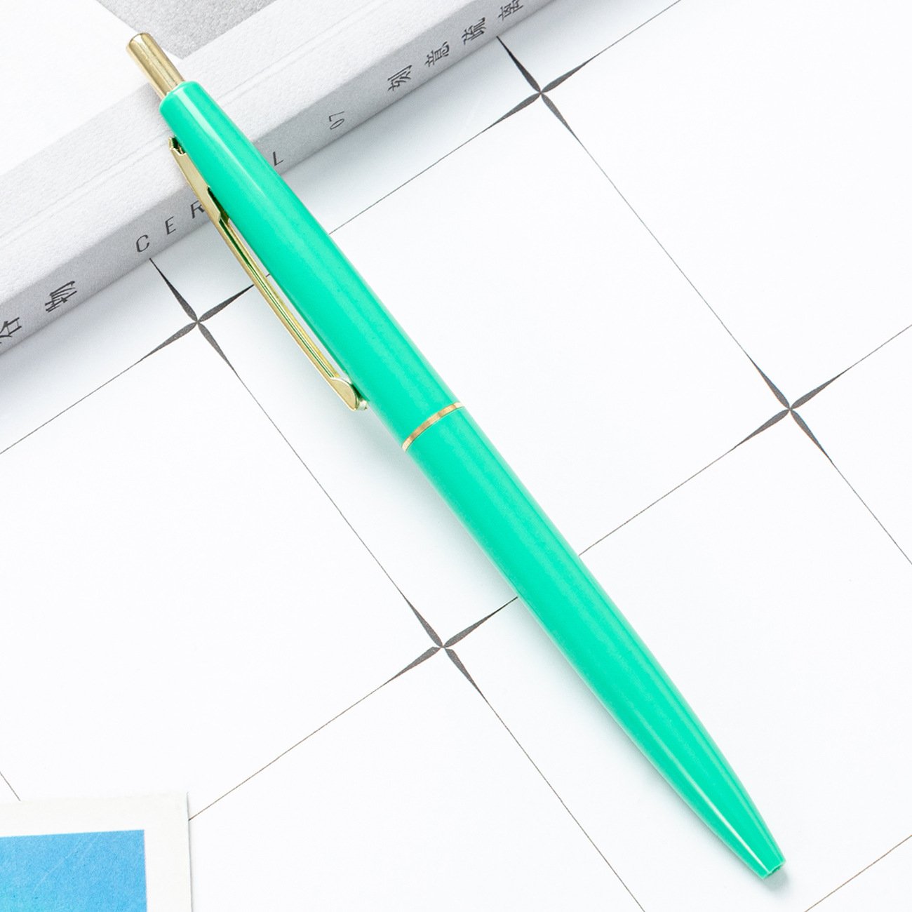 High Quality Plastic Ballpoint Pen Customized Logo Available Advertising Ballpoint Pen World Share