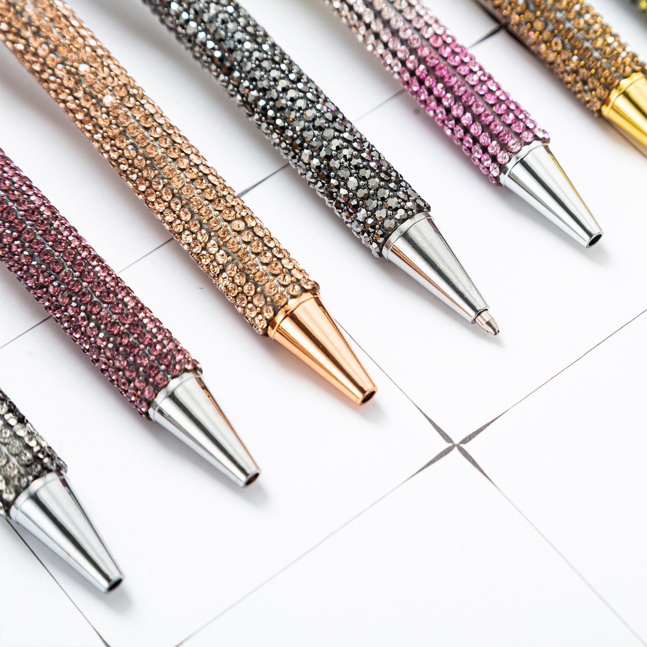 Manufacturer Wholesales Metal Ballpoint Pens Diamond Wrapped Multi-Color Gift Pens