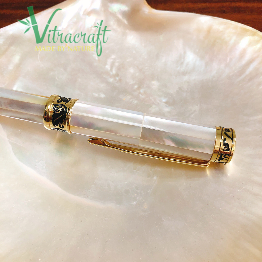 100% Handmade Product. Ballpoint Pen, Premium Sign Pen. Under the hands of skilled craftsmen, perfect products are delivered. Handmade Vietnam
