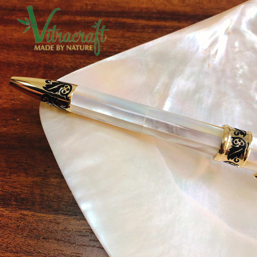 100% Handmade Product. Ballpoint Pen, Premium Sign Pen. Under the hands of skilled craftsmen, perfect products are delivered. Handmade Vietnam