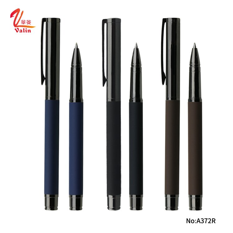 Business Style Metal Gun Black Ballpoint Pen with Rubber Finished Soft Barrel