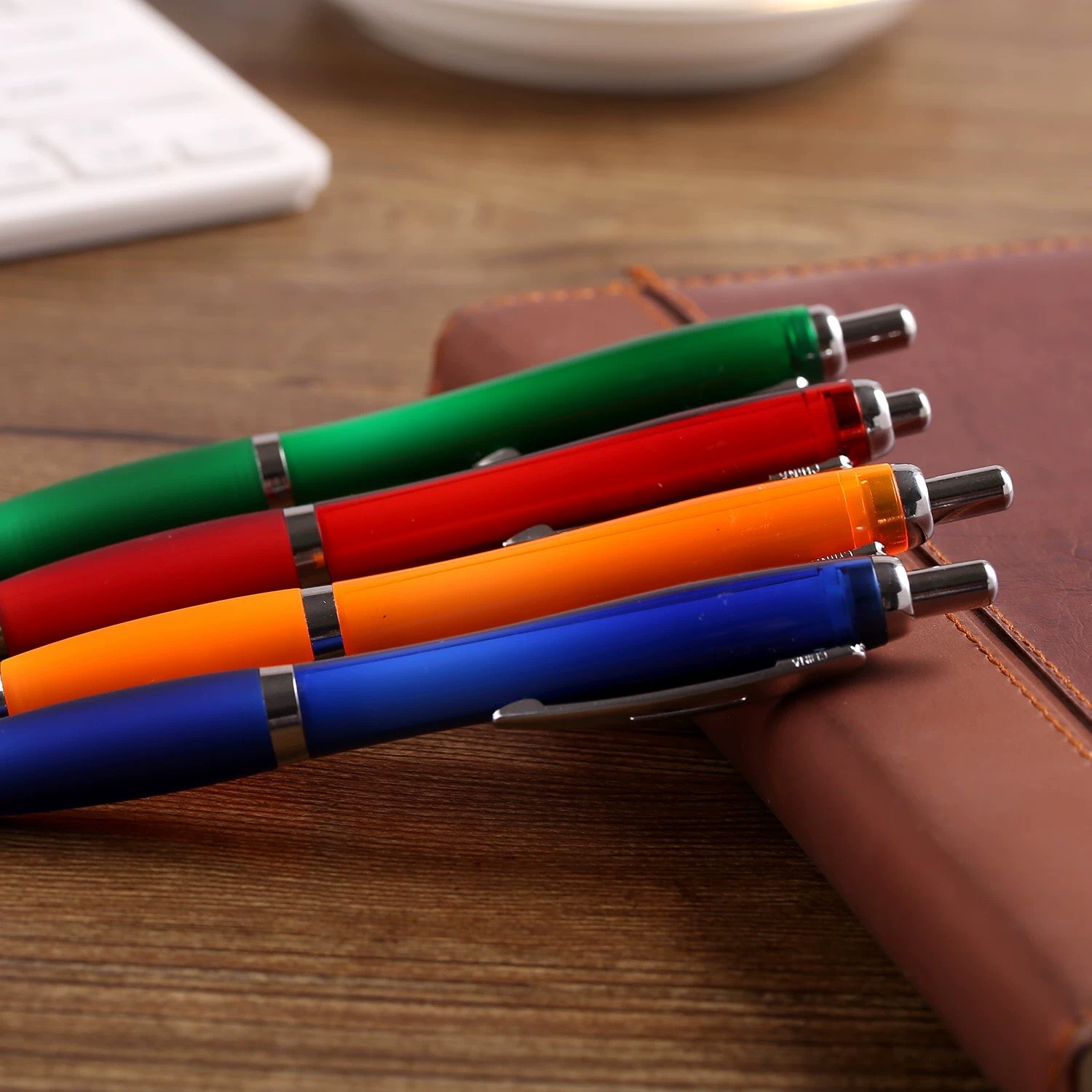 Popular Plastic Gourd ballpoint pen Rubber Grip With Custom Logo Advertising pen Neutral pen