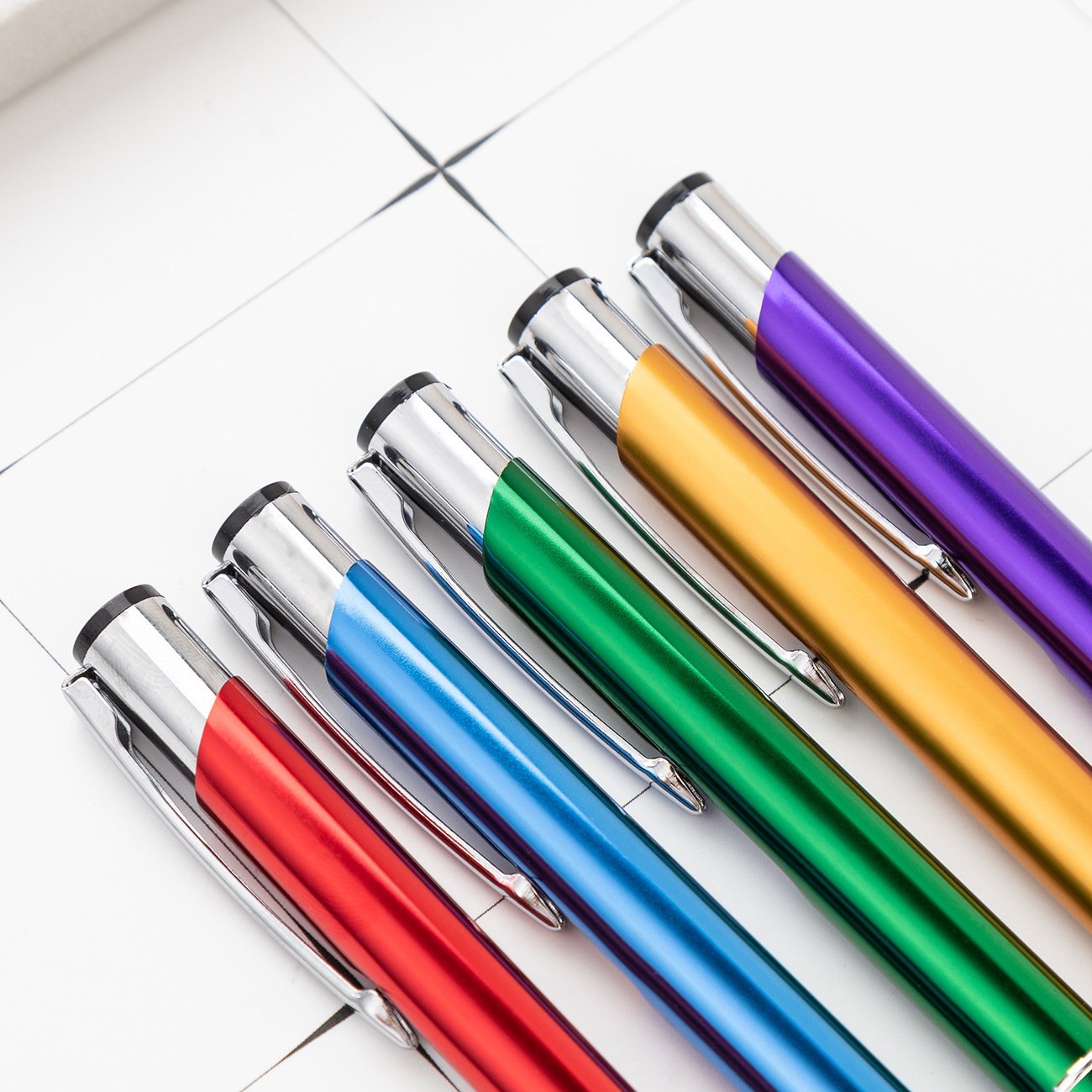 Customized Logo Printing Metal Ballpoint Pens New Novelty round Body Multi-Color 1.0mm Writing Width Plastic Parts