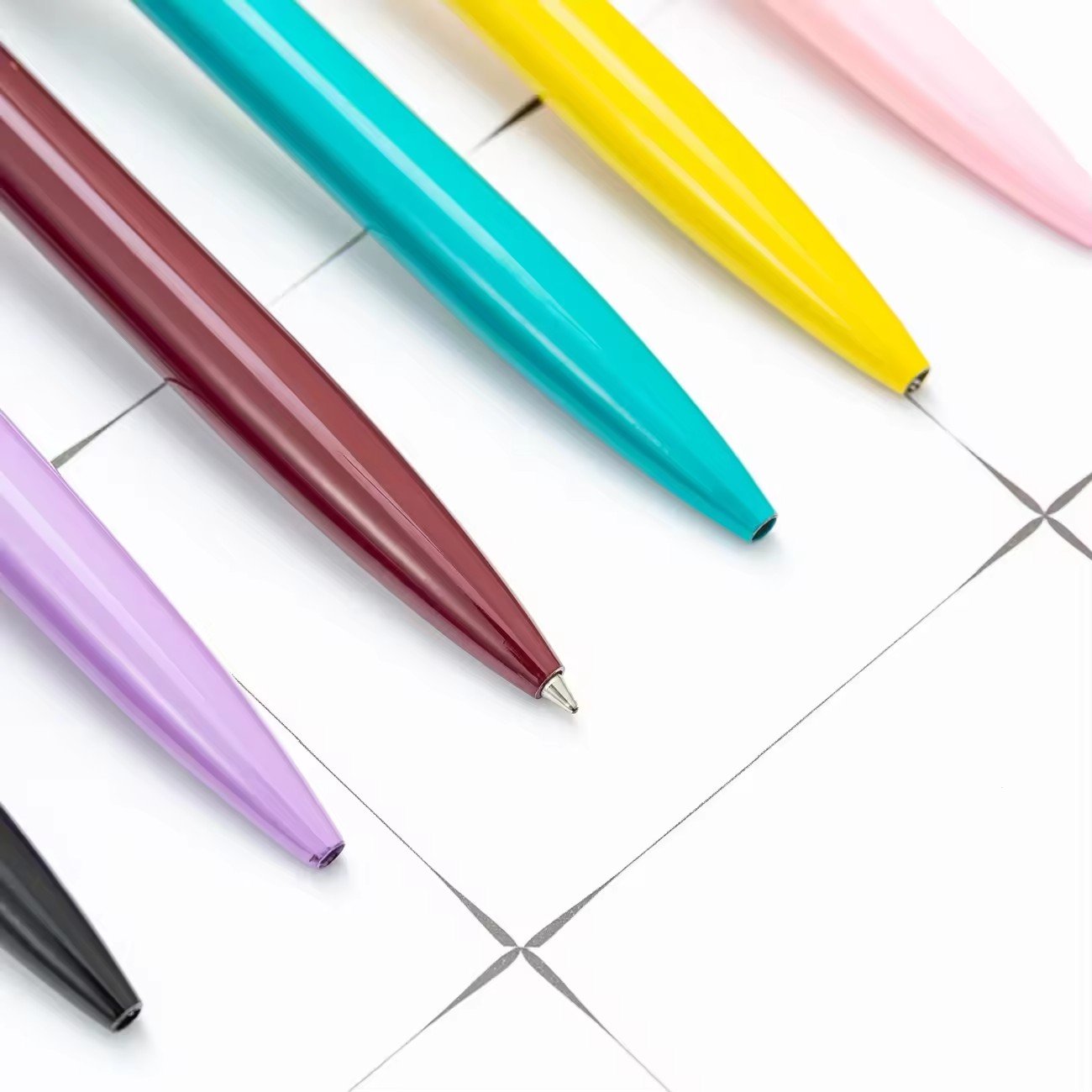 Hot Sale Custom Logo Promotional Gift Pen Colorful Novelty Metal Ballpoint Pen School Office Supplies Business Advertising Pen