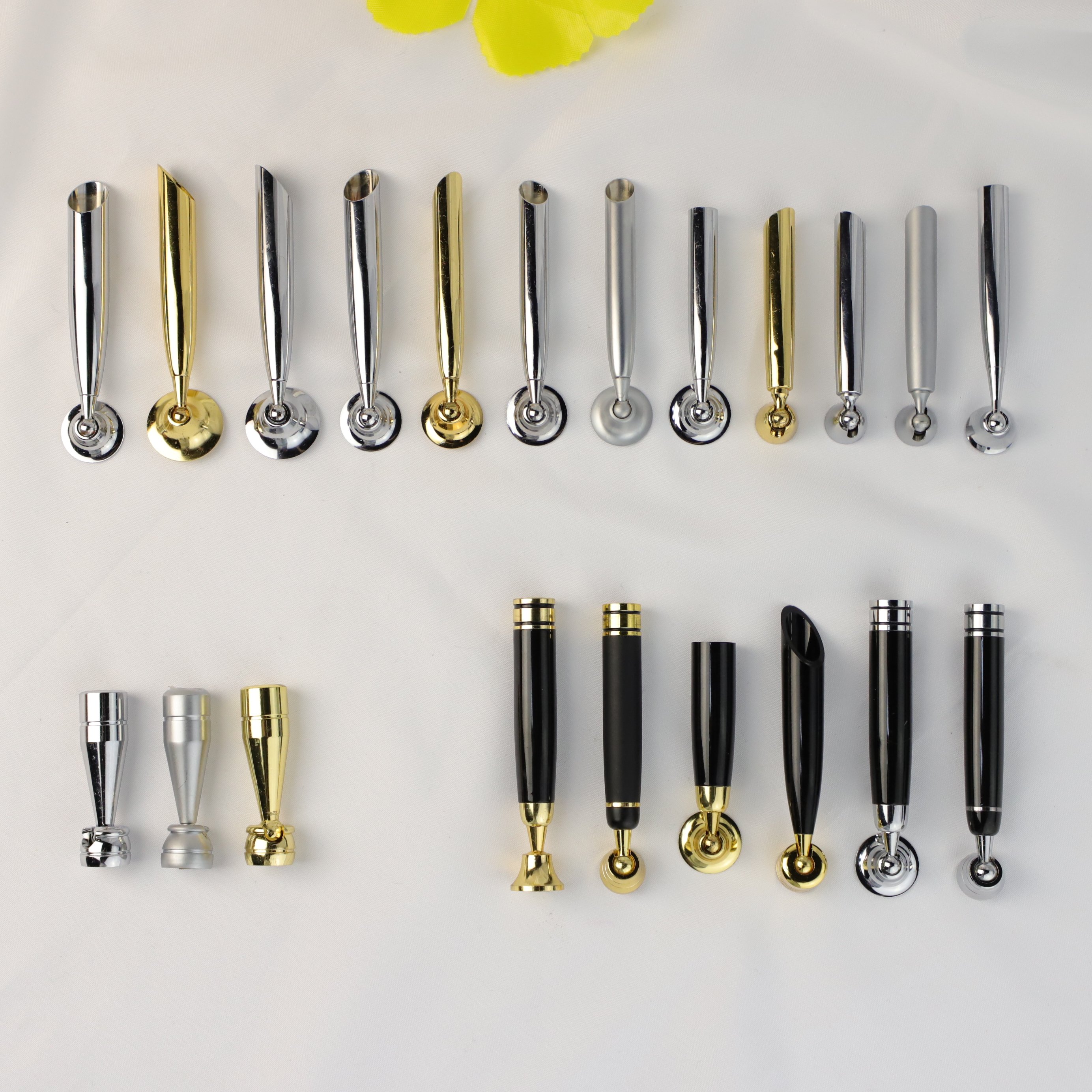 Wholesale counter desk stand pen funnel base pen holder signature metal desktop pen Stand