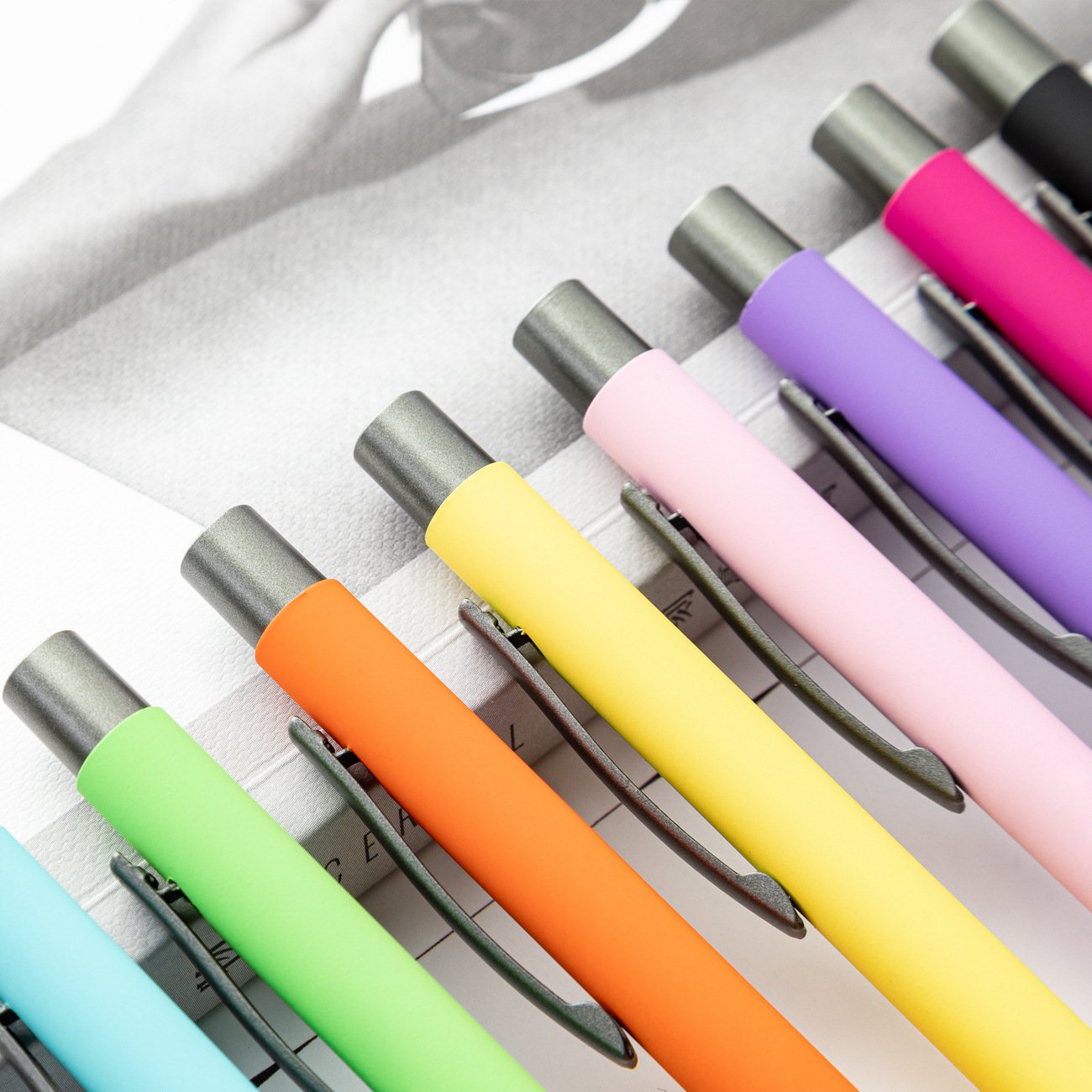 Low MOQ Matte Soft Rubber Coated Ballpoint Gun-Black Metal Custom Laser Engraved Logo Novelty Business Advertising Business
