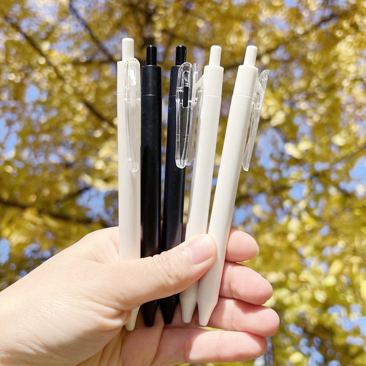 High Quality Low Price Promotional Plastic Ballpoint Pens 1mm Fine Black Ink Writing Pens With Custom Logo