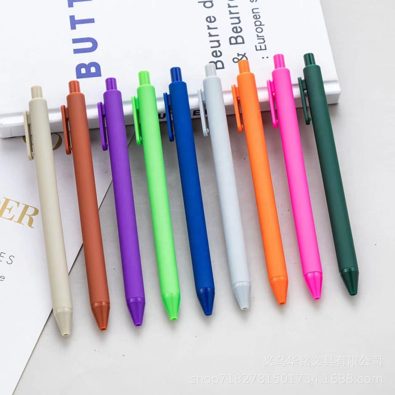 Hot Selling Wholesale Plastic Gel Pen Custom Logo Printed Pen Multiple Color Retractable Soft Rubber Click Plastic Pen