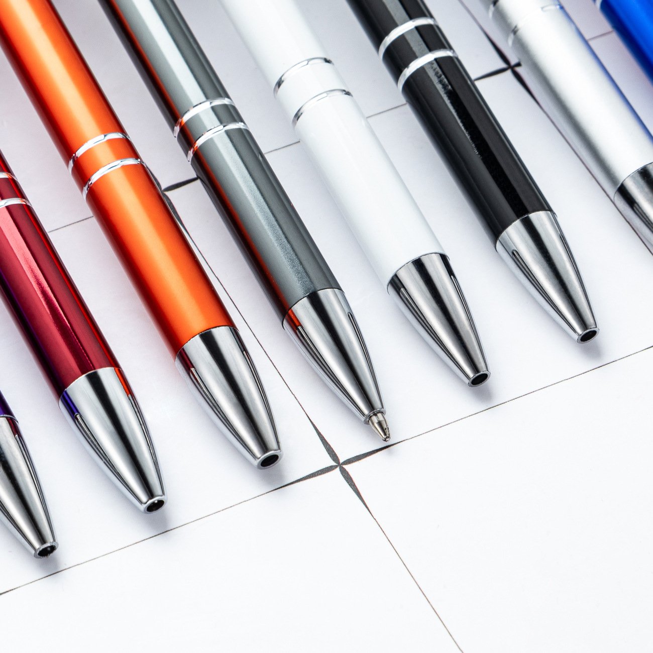 High Quality OEM Multi-color Metal Ballpoint Pens Custom Logo Retractable Ballpoint Pens Promotional Pens