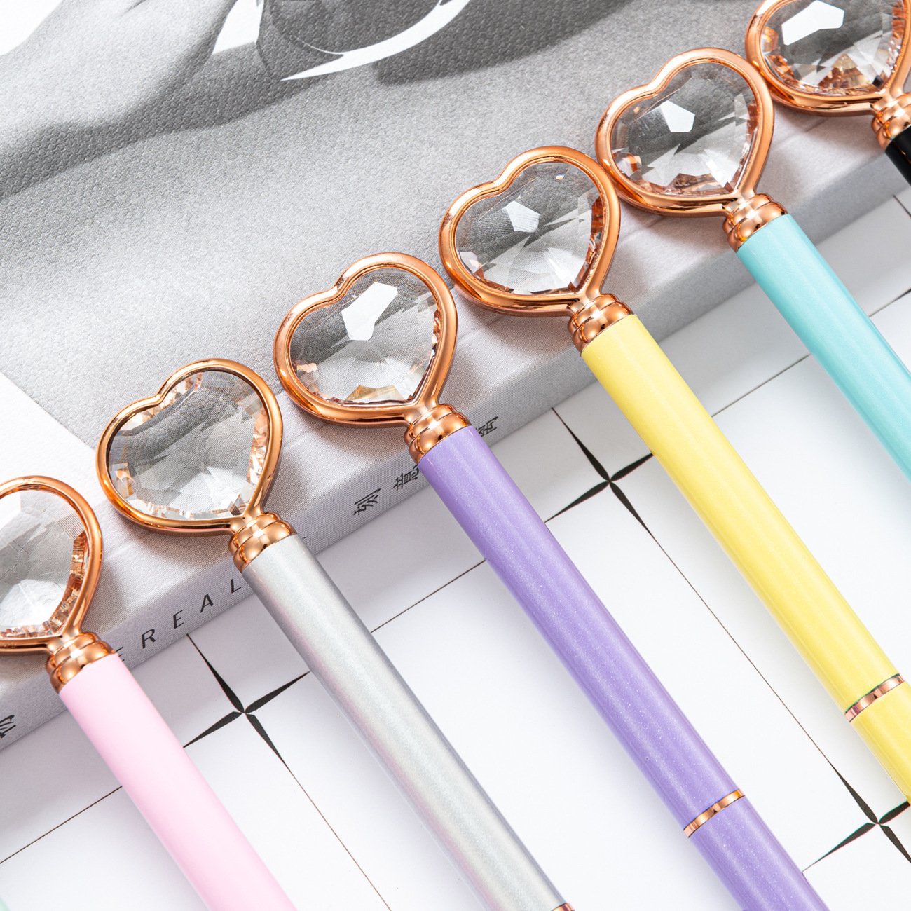 Valentine's Day Heart Gel Ink Ballpoint Pen 1.0 mm Black Ink Metal Writing Ballpen for School & Office Accept Custom Logo