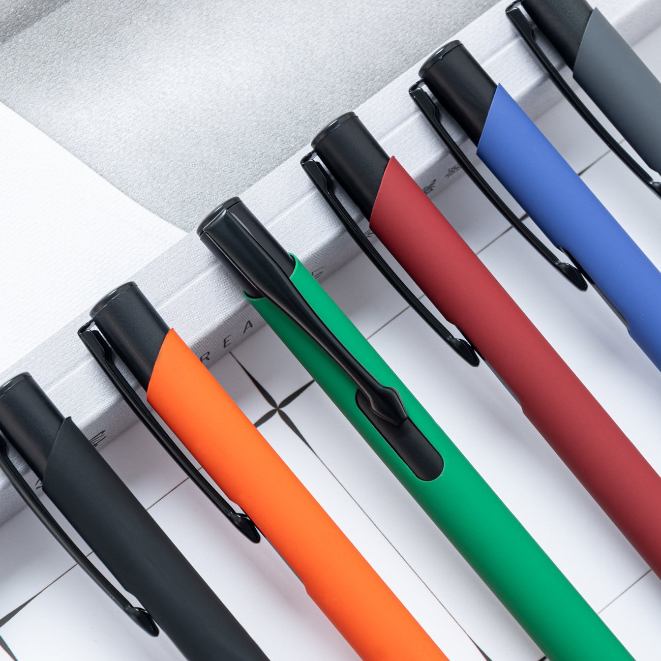 Wholesale Custom Logo 1.0mm Aluminum Rod Ballpoint Pen Multi-Color Writing Width Press Metal Pen for Hotel Advertising & Gifts