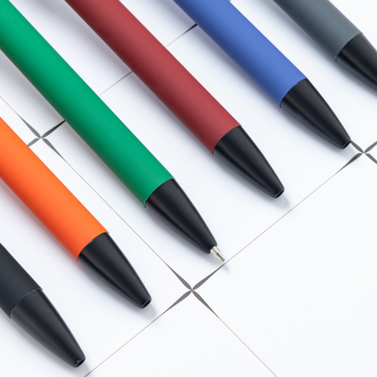 Wholesale Custom Logo 1.0mm Aluminum Rod Ballpoint Pen Multi-Color Writing Width Press Metal Pen for Hotel Advertising & Gifts