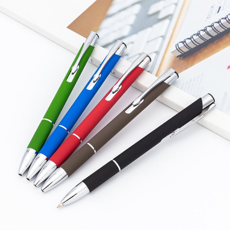 new model rubber coated aluminium metal ballpoint pen with clip metal ball pen with custom logo