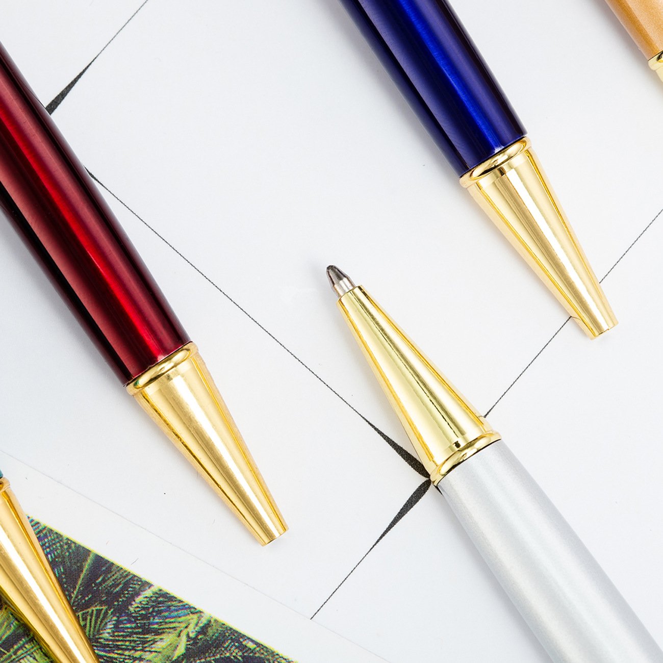Custom Logo 24K Gold Glitter Floating Black Ink Ballpoint Pen for Gift Promotion