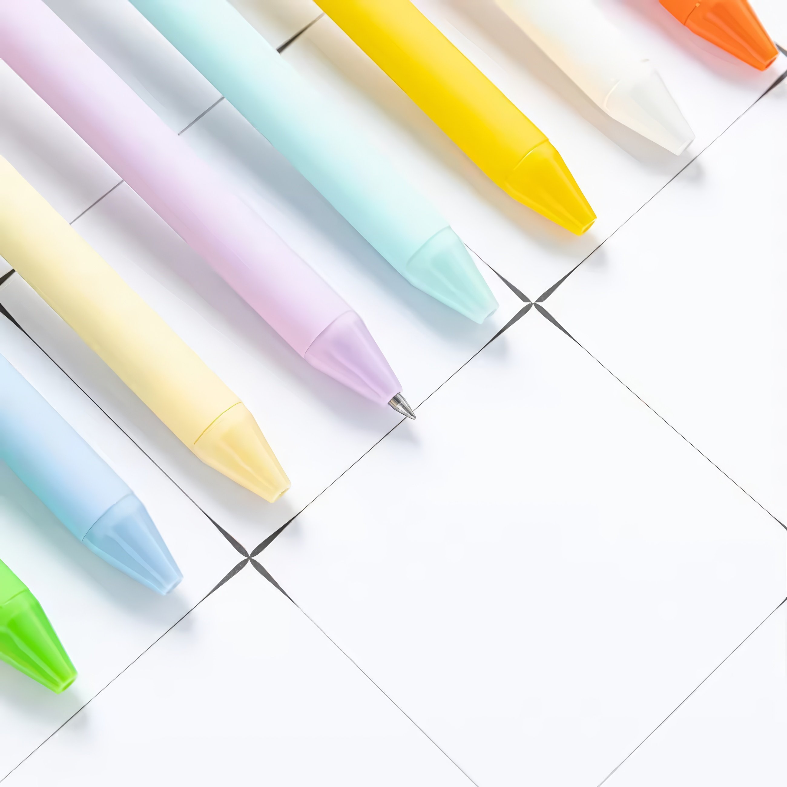 Novelty Custom Logo Multicolor Selection Hotel Advertising Promotion Gift Ballpoint Pens 1.0mm Smooth Writing Plastic Body