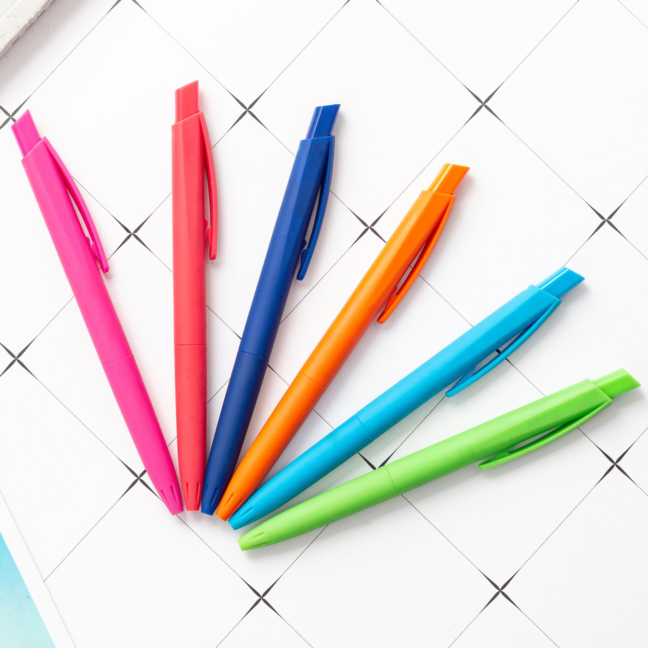 Wholesale 0.7mm Wide Colorful Plastic Rubber Coated Ballpoint Pen Custom Logo Gift Pen for Back to School Stationery