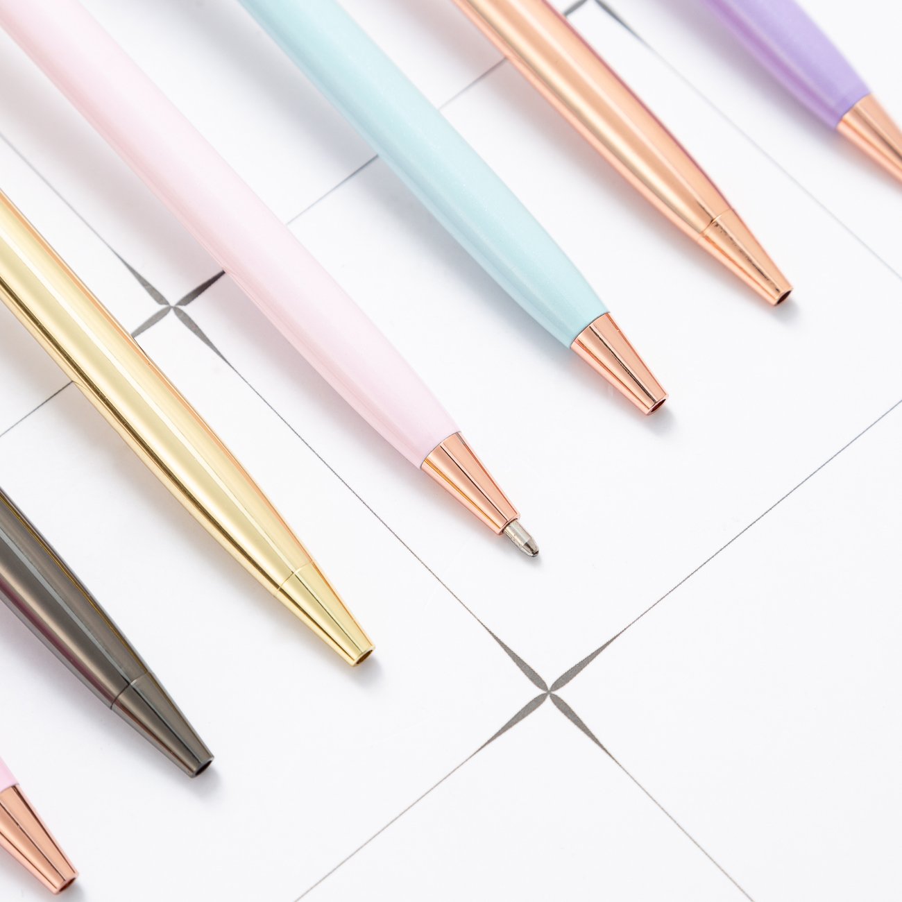 Crown Pens With Custom Logo And Crystal Luxury Ink Ballpoint Beautiful Royal Pink Personalized Crown metal Pen