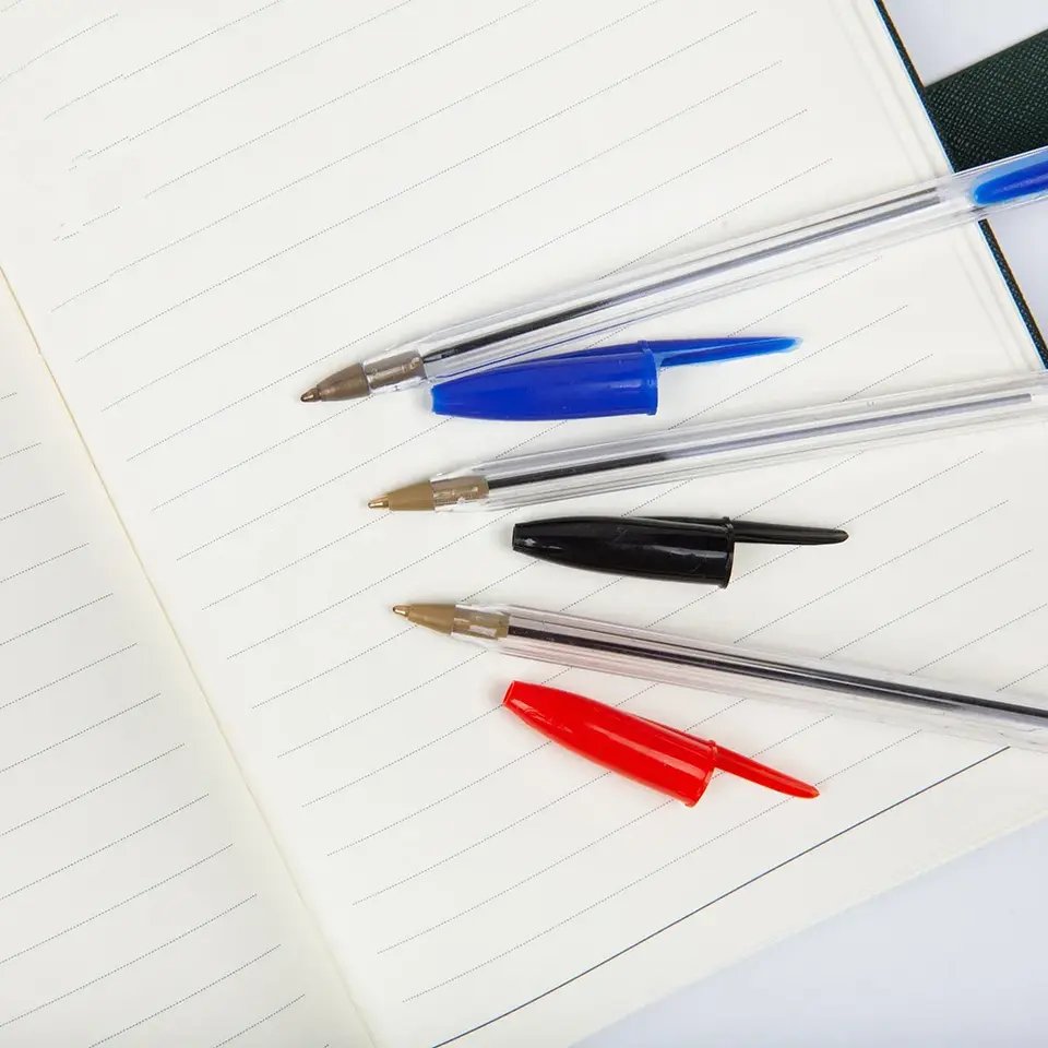 Wholesale 1.0mm ballpoint pen easy to write plastic pen student stationery for school 3 colors