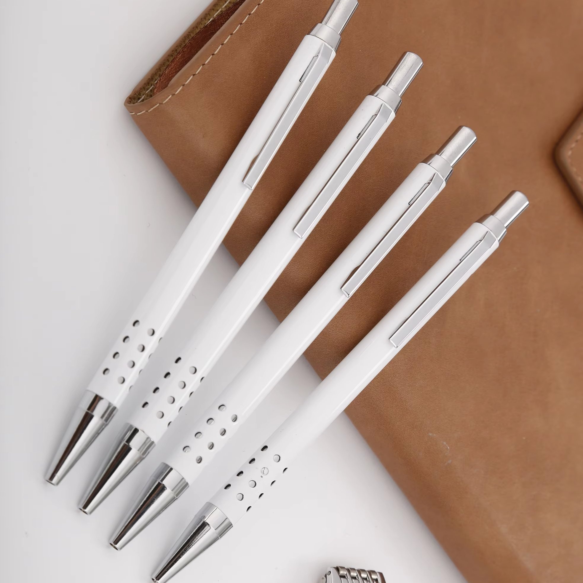 Pen Factory Custom Gift Promotional Ball Pen Customized Logo Black White Slim Metal Body Twist Ballpoint Pen