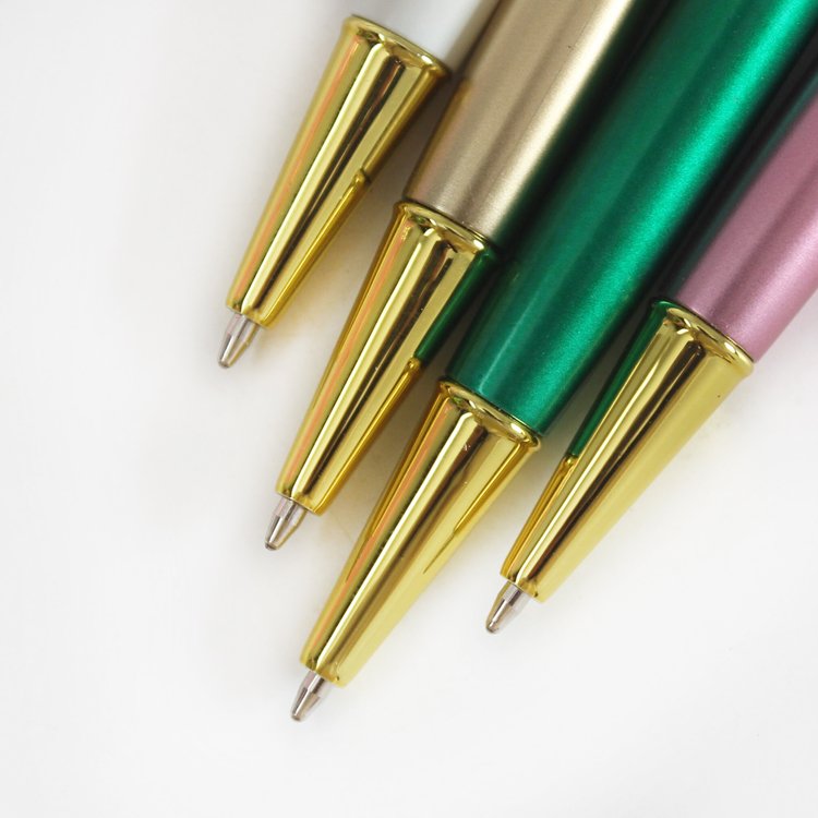 O&Q Wholesale creative rainbow and flower metal pendant twist ballpoint pen with diamond crystal sand Can be customized