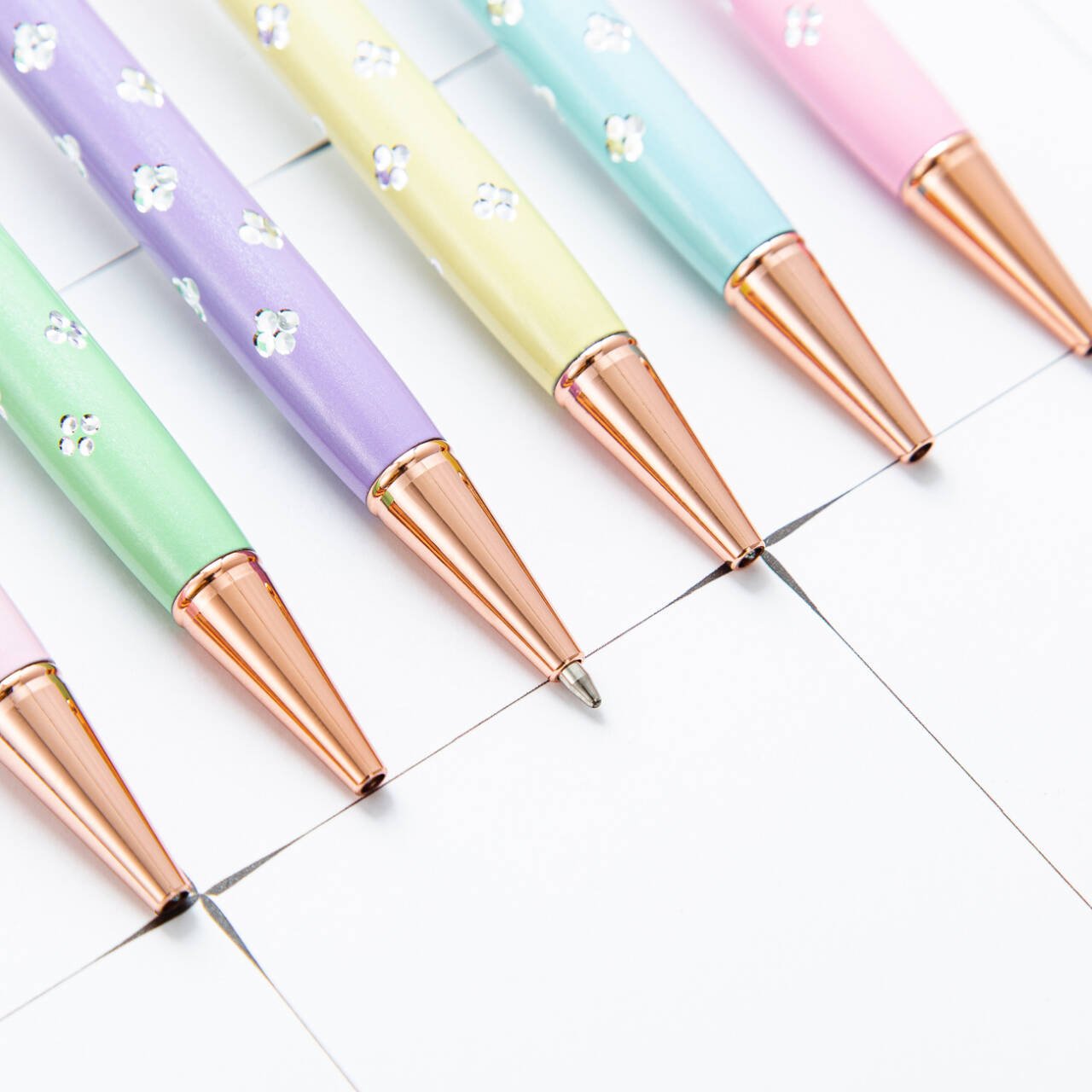 New Creative Pendant Crystal Pen Metal Rotating Pen Supports Customized Logo Clover Ballpoint Pen
