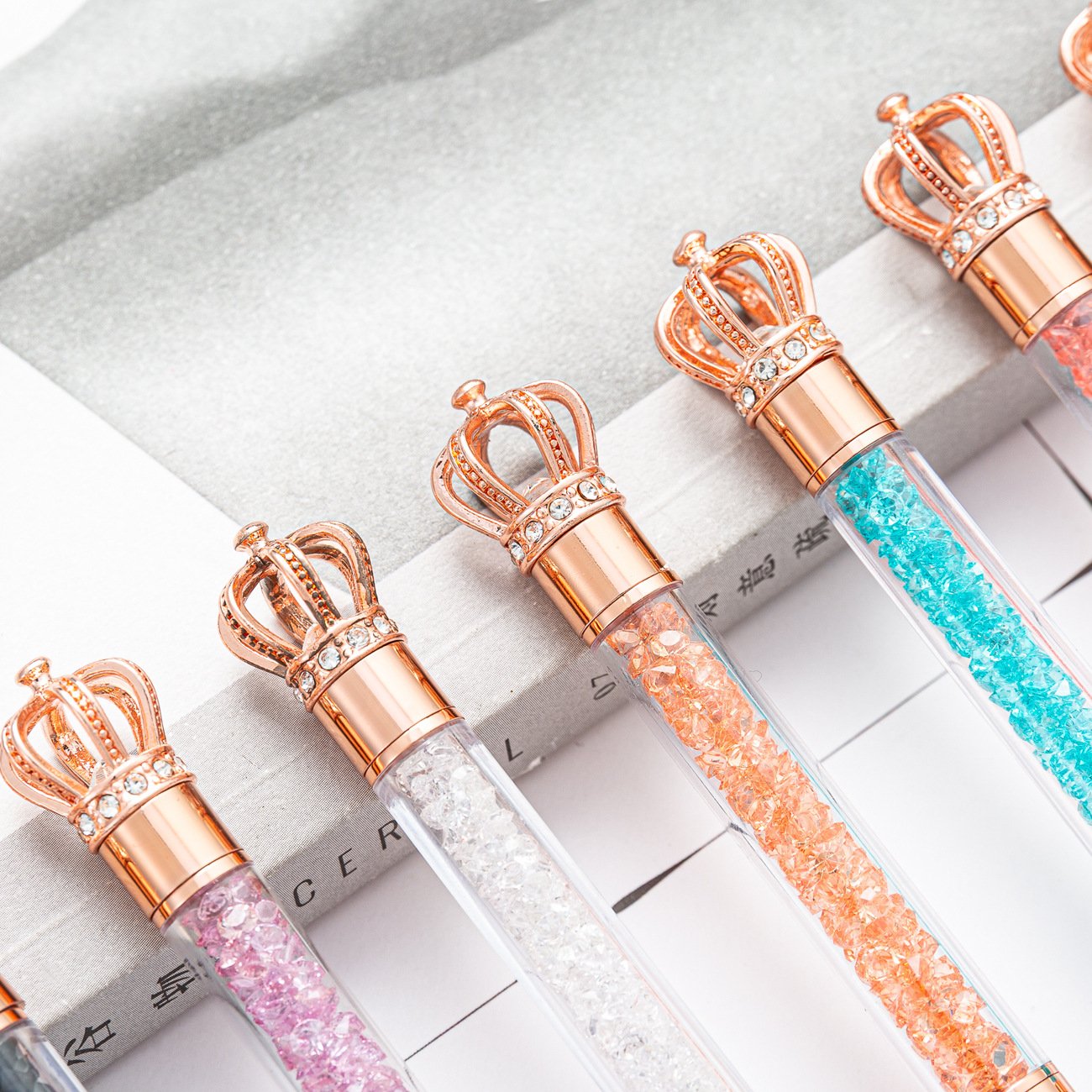 Spot wholesale Kawaii metal Transparent crystal crown ballpoint pen with custom logo