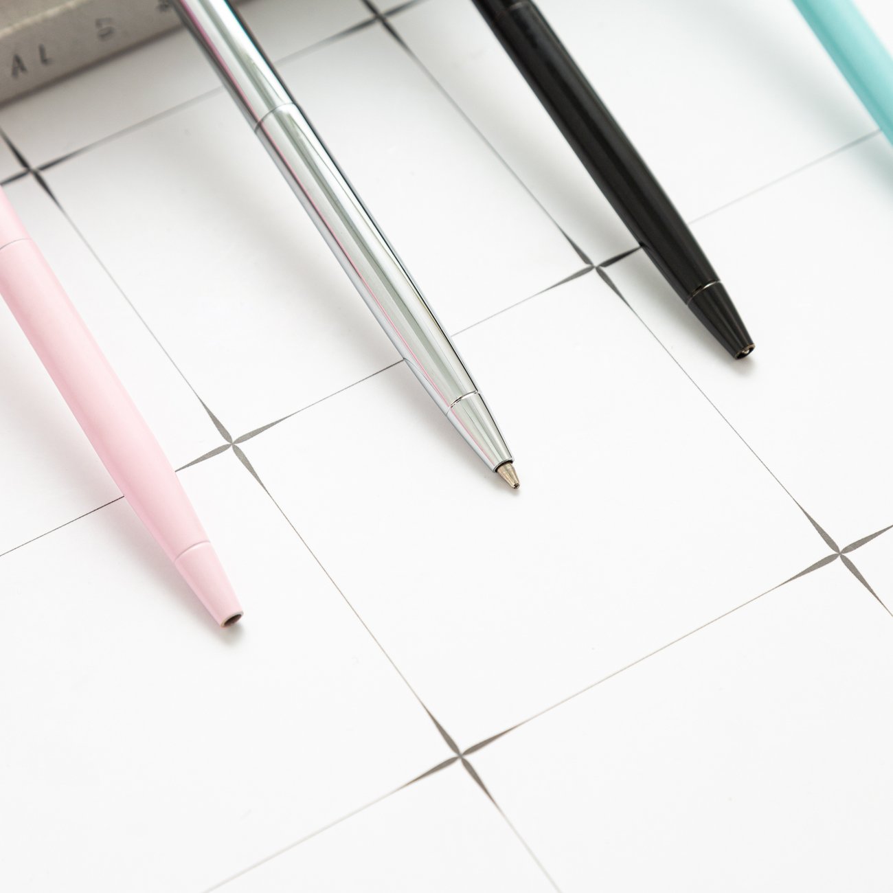 Wistiti Style Pom Pom Pen Kawaii Cute Bow Plush Ballpoint Pens fur ball decoration metal pen