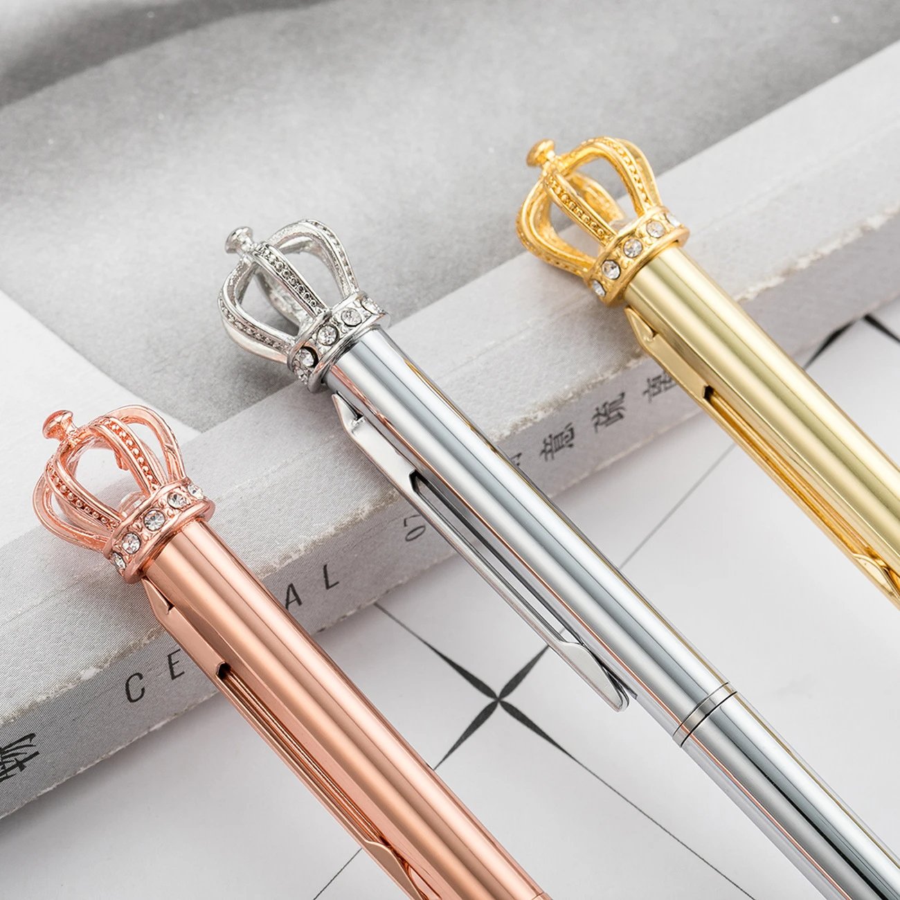 Xinben's Crystal Shiny Metal Crown Ballpoint Pen Interesting Ball Ballpoint Pen School Stationery School Office Supplies