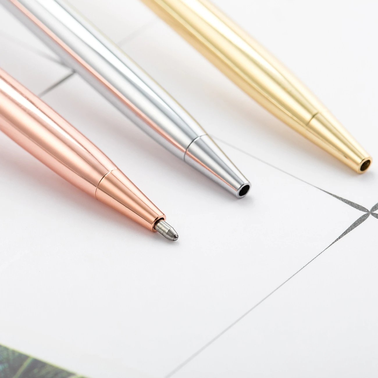 Xinben's Crystal Shiny Metal Crown Ballpoint Pen Interesting Ball Ballpoint Pen School Stationery School Office Supplies
