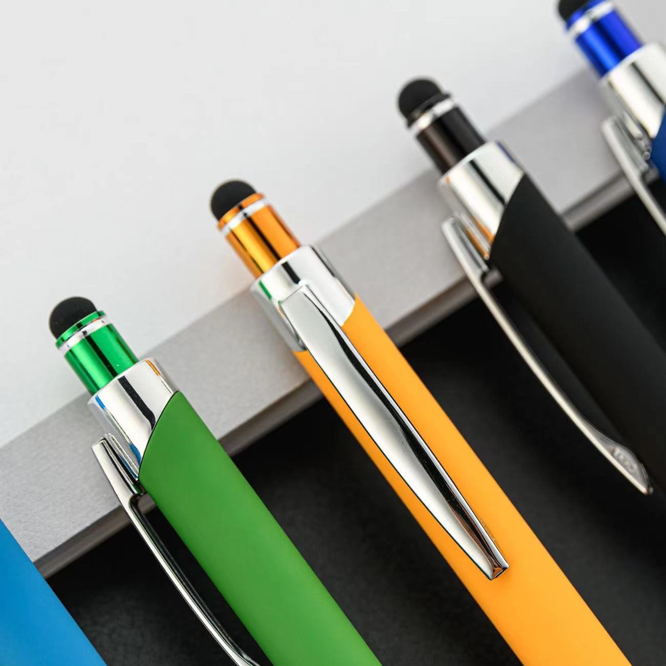custom ballpoint pen New 3-in-1 LED Light Pen with 1.0mm Touch Screen Stylus Promotional School Office supplies custom ball pen