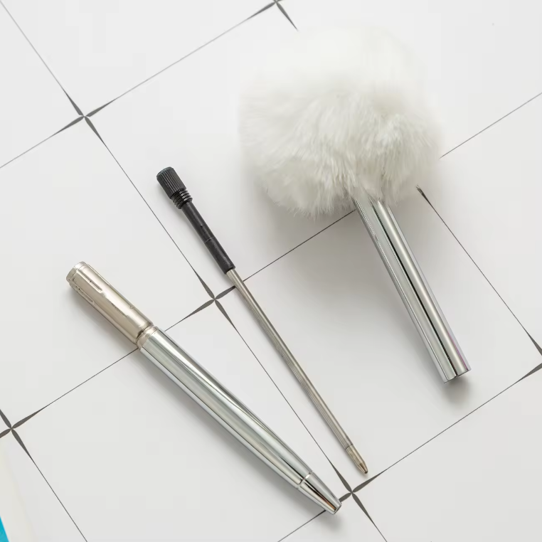 Wholesale Kawaii Pens Hot Selling Bow Pom Pom Shape Custom Logo Cute Novelty Stationery 1.0mm Plastic Ballpoint Pen Fancy Design