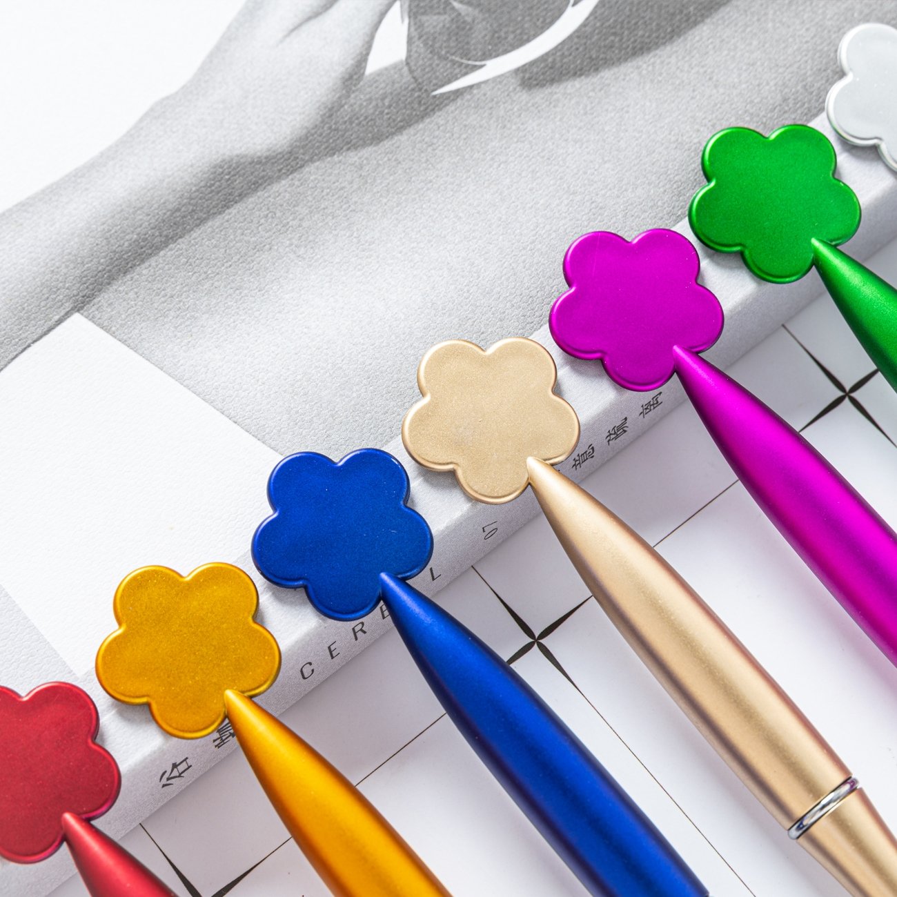 Colorful Flower Shape Plastic Ballpoint Pens Cute Stationery with Custom Logo