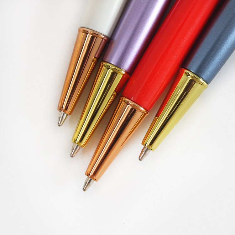 O&Q Metal crystal heart figure rose pendant twisted eco-friendly plastic ballpoint pens with diamond crystal sand