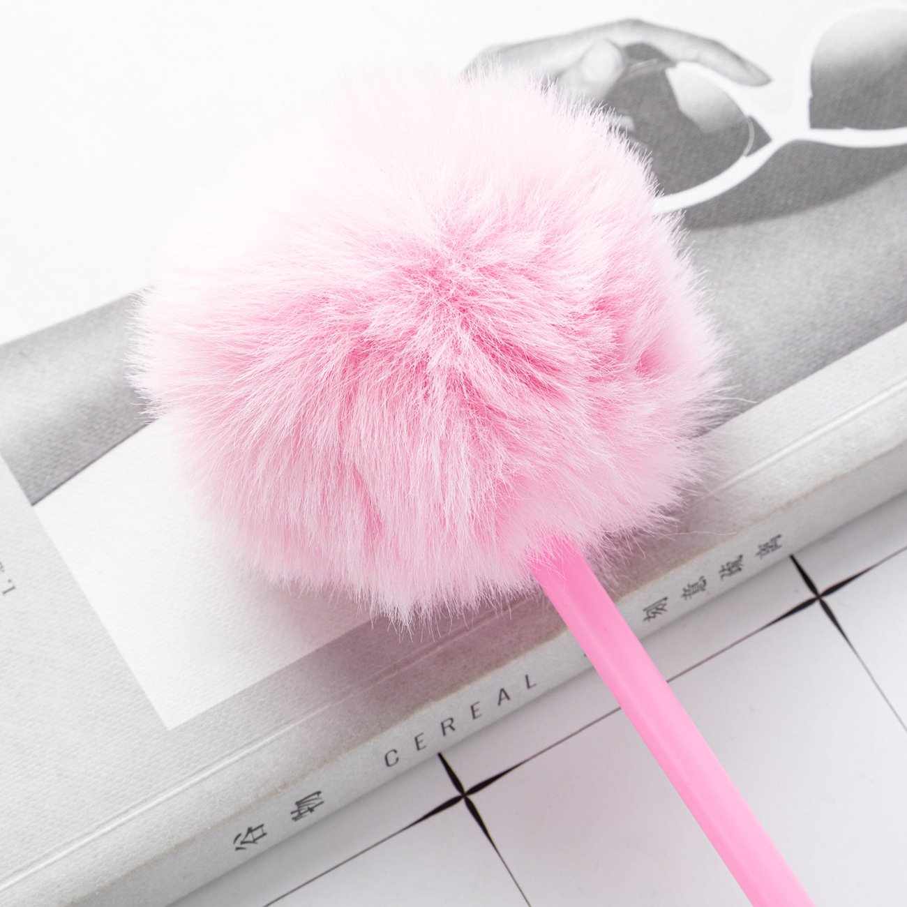 High quality hairball cute ballpoint pen cute bullet head Multi-colored ballpoint pen cute style Press ballpoint pen for writing