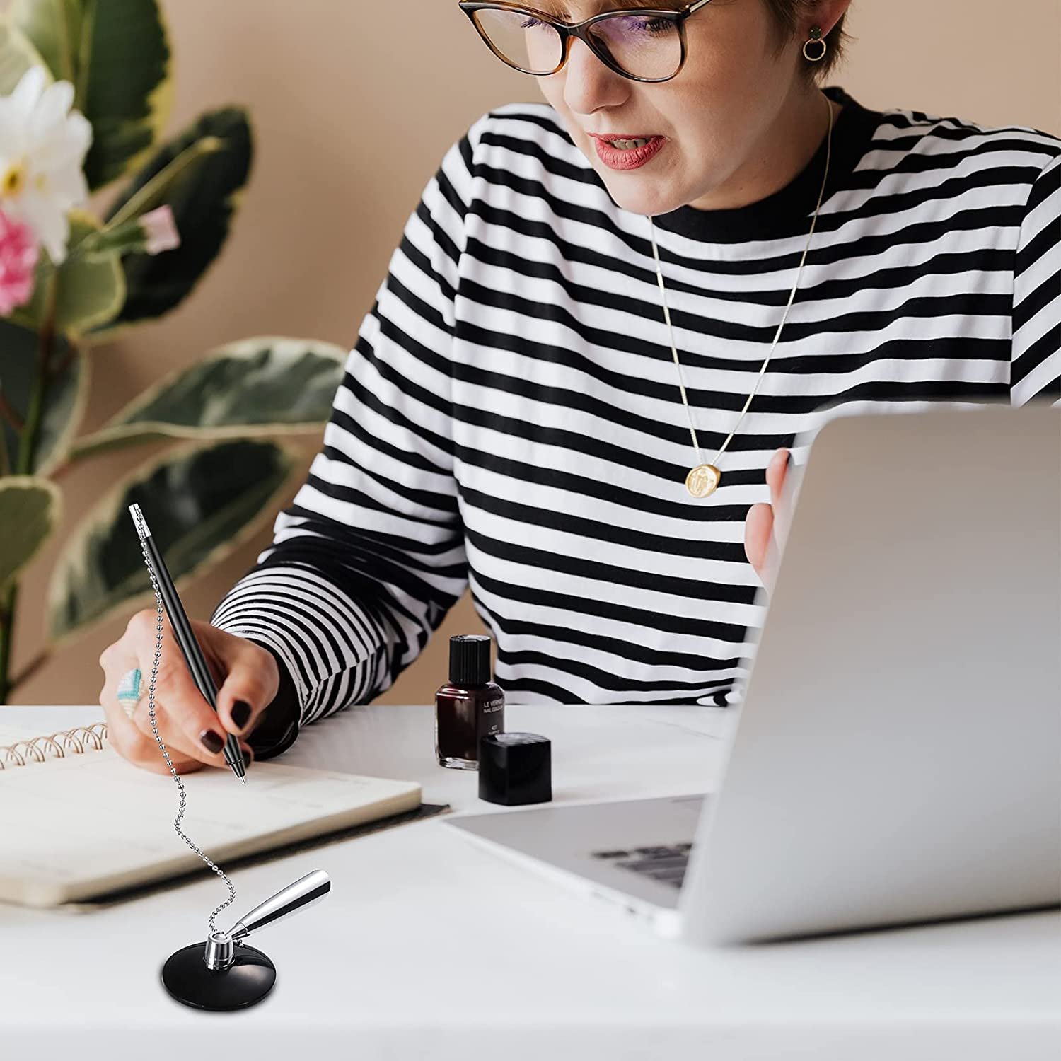 Black Ink Counter Signature Pen With Adhesive Pen Stand Base Boligrafos De Escritorio Banks Offices Table Pen With Chain