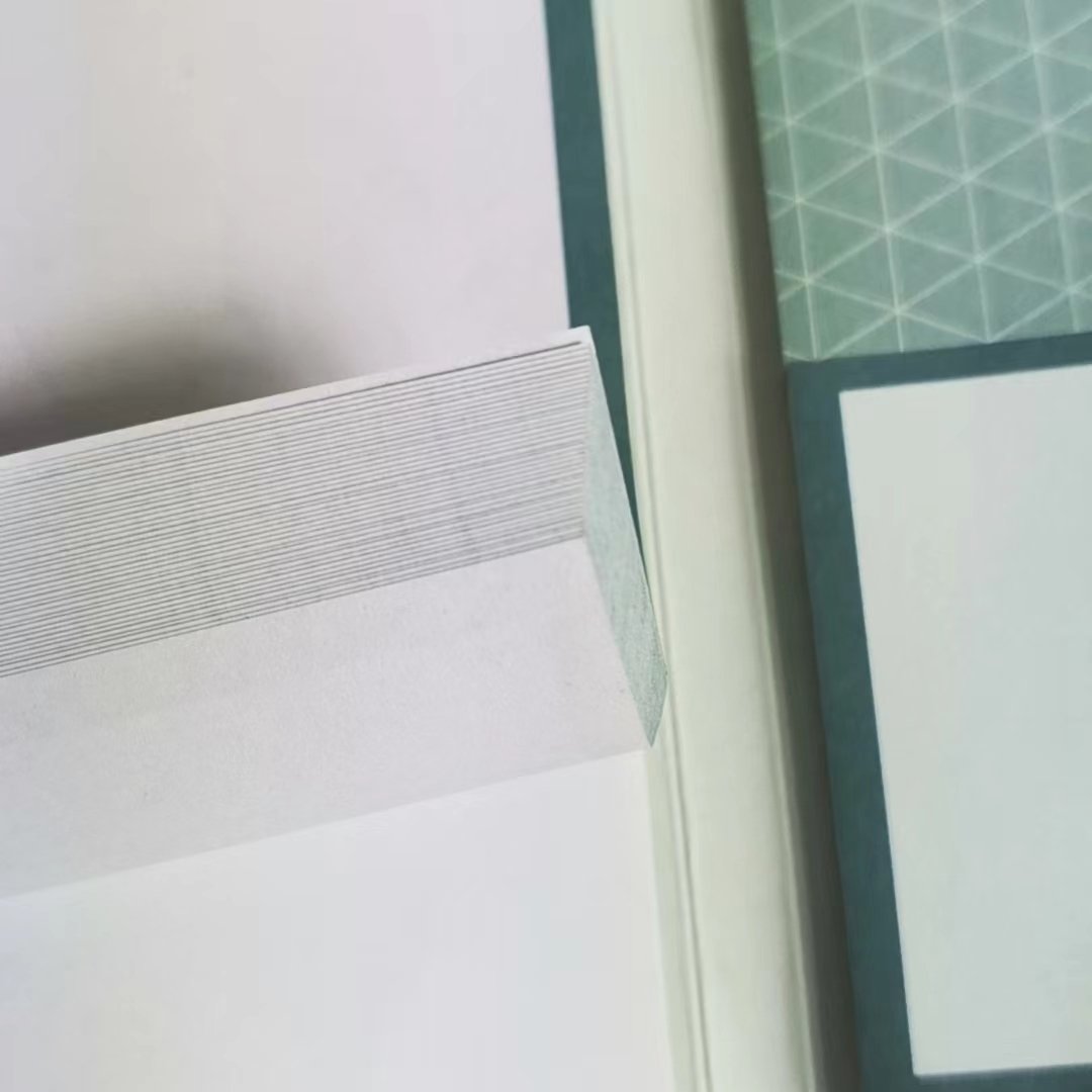 Customized Die Cut Sticky Notes Set Self-Adhesive Memo Pad with Hot Stamping Foil Cover Stationery Magnetic Paper for Writing