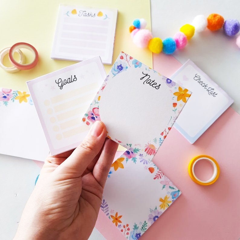 Customized Multiple Design cute Cartoon Colored To Do List Sticky Notes and memo pads