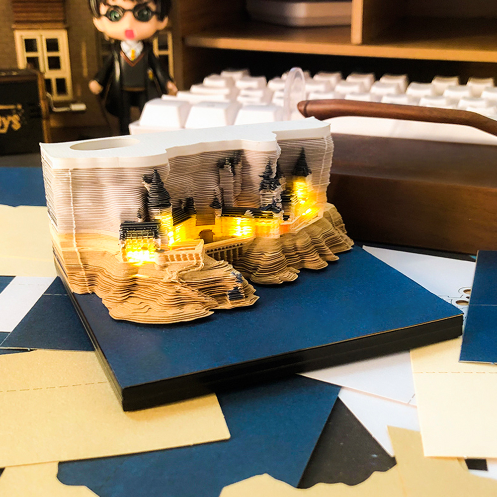 Drop shipping Available 2025 Hary Potter Hogwarts Castle Calendar Cooperative Deck Decoration Paper Memo Pad 3D Paper Memo Cube