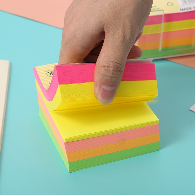 Manufacturer customized with logo memo pads colourful paper cubes non-viscous note pad paper block memo cubes with plastic box