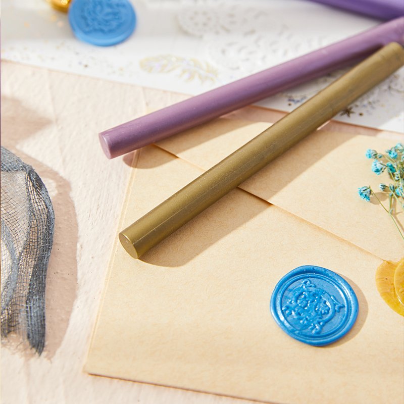Hot glue gun with glue stick, colour sealing wax sticks