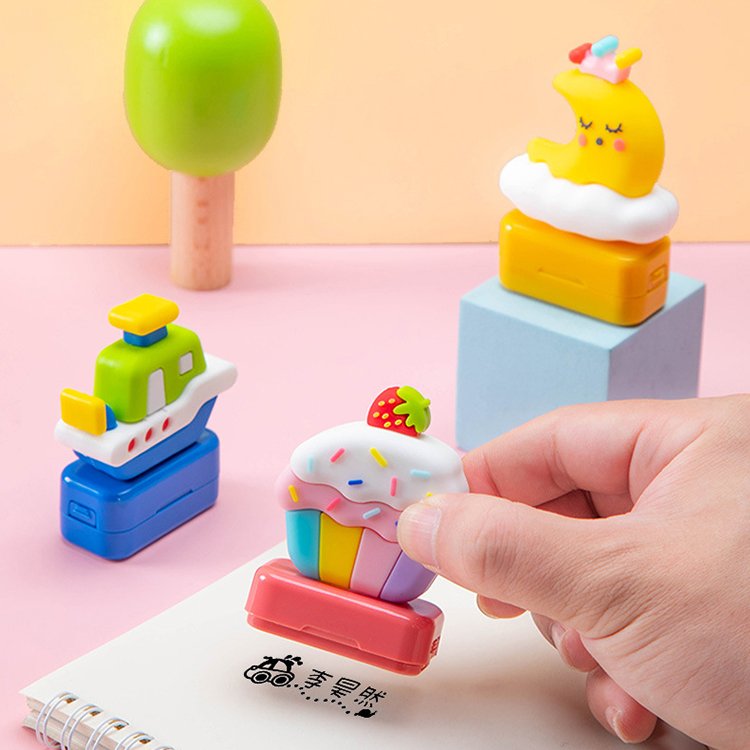 wholesale Kindergarten baby clothing mask photosensitive seal cartoon doll children waterproof and non-fading name stamp