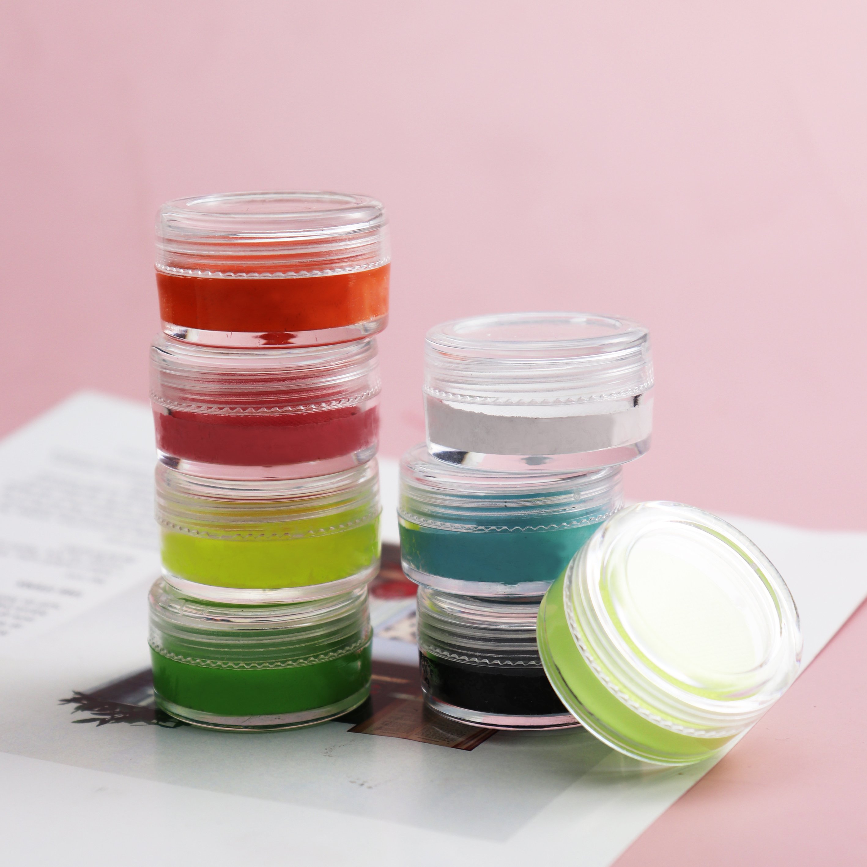 No Logo Waterproof UV Neon Glow Eye Liner Water-Based Activated Glow Mineral-Based Gel Wet Cosmetic for Enhanced Look
