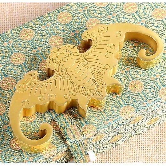Wenfang Creative Customizable Bat Book Paperweight Four Treasure Supplies Stamps Brass Metal Press Ruler Plastic Wholesale