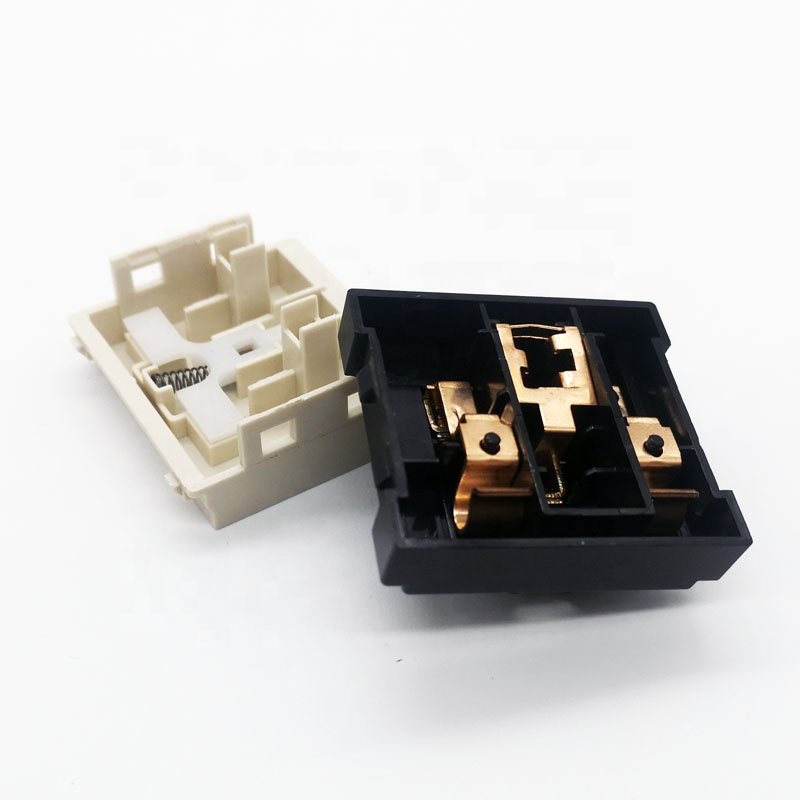 UK Electrical Metal Stamped Grounding Brass Stamping Socket Parts Nickle Plated Copper Material Power Strip Socket Fittings