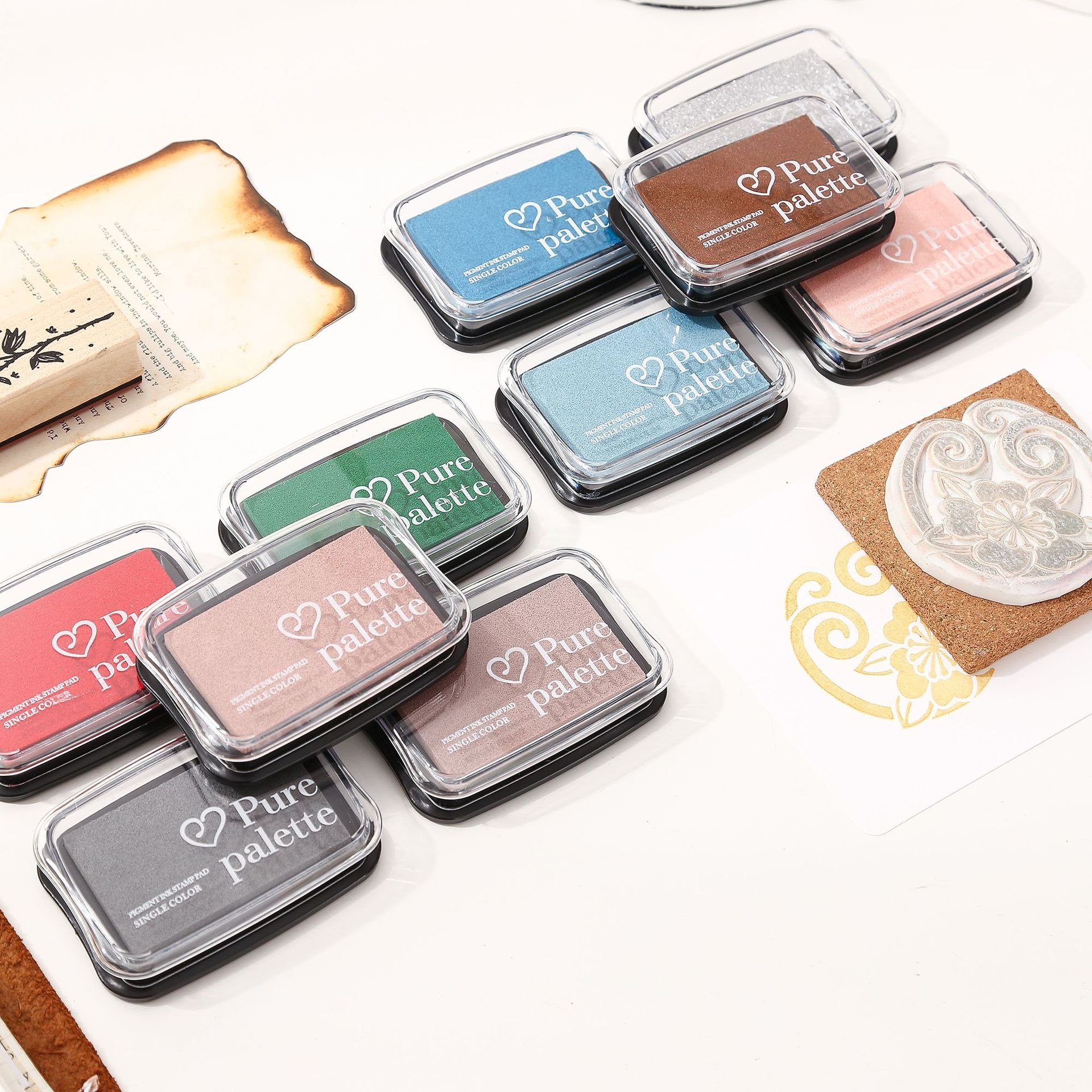 High quality oil-based dye ink pad Colorful Dye Inkpad Plastic Cards and paper craft Ink Pad For Decoration Scrapbooking