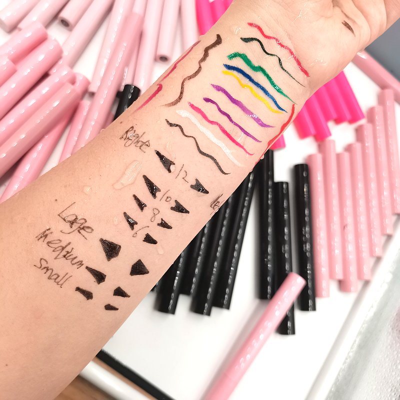 Private Label Waterproof Liquid Eyeliner Pen Double-End Winged Eyeliner Stamp for Hooded Eyes Puppy Eyeliner Makeup Look