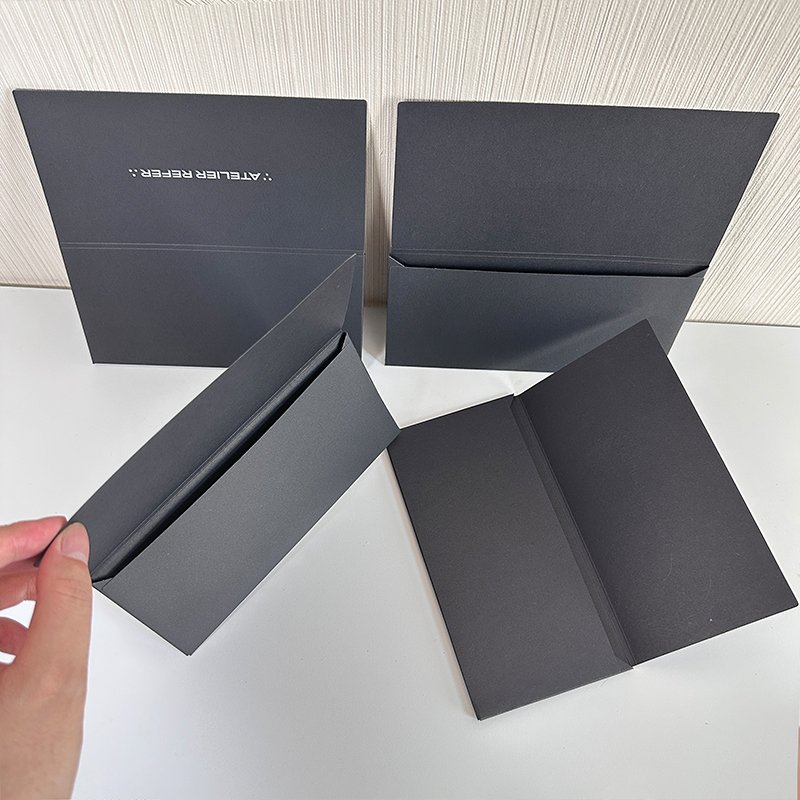 VIP Custom Gold UV Stamped Paper Envelope Box Wallet-Type Credit Card Holder Packaging for Gift Vouchers